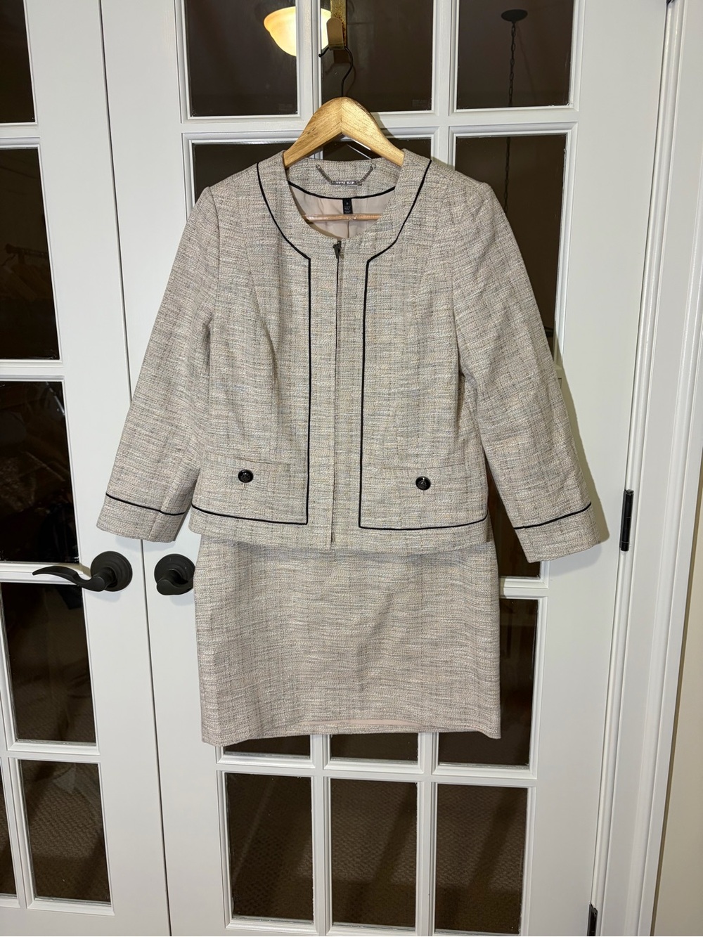 White House Black Market Cream and Black Trim Skirt Suit sz 8